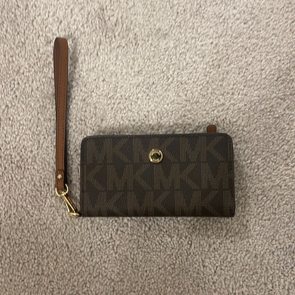 Michael Kors Signature Slim Tech Wristlet